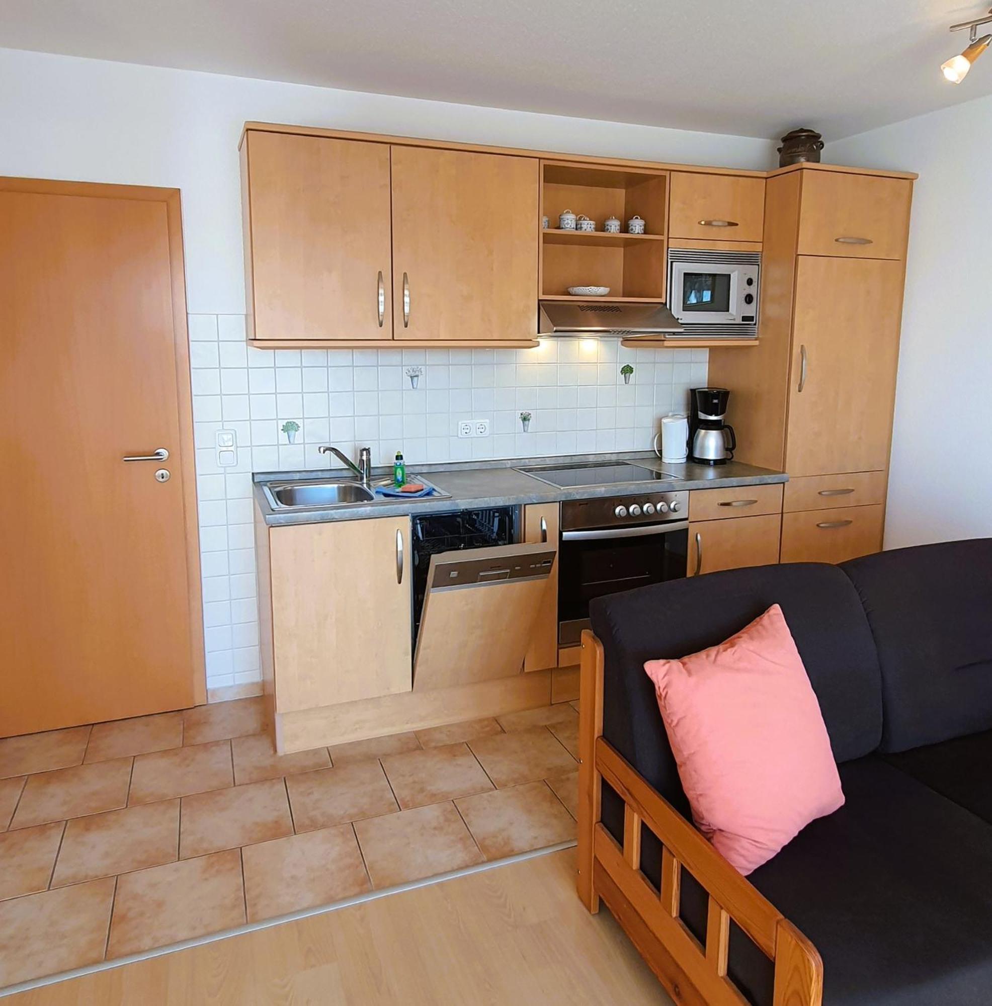 Appartamento Fritz_Reuter_Str_Sonnenuhr_Whg_7 Zingst Esterno foto
